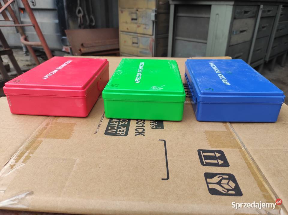 Pudełko apteczki technicznej sprzedam
