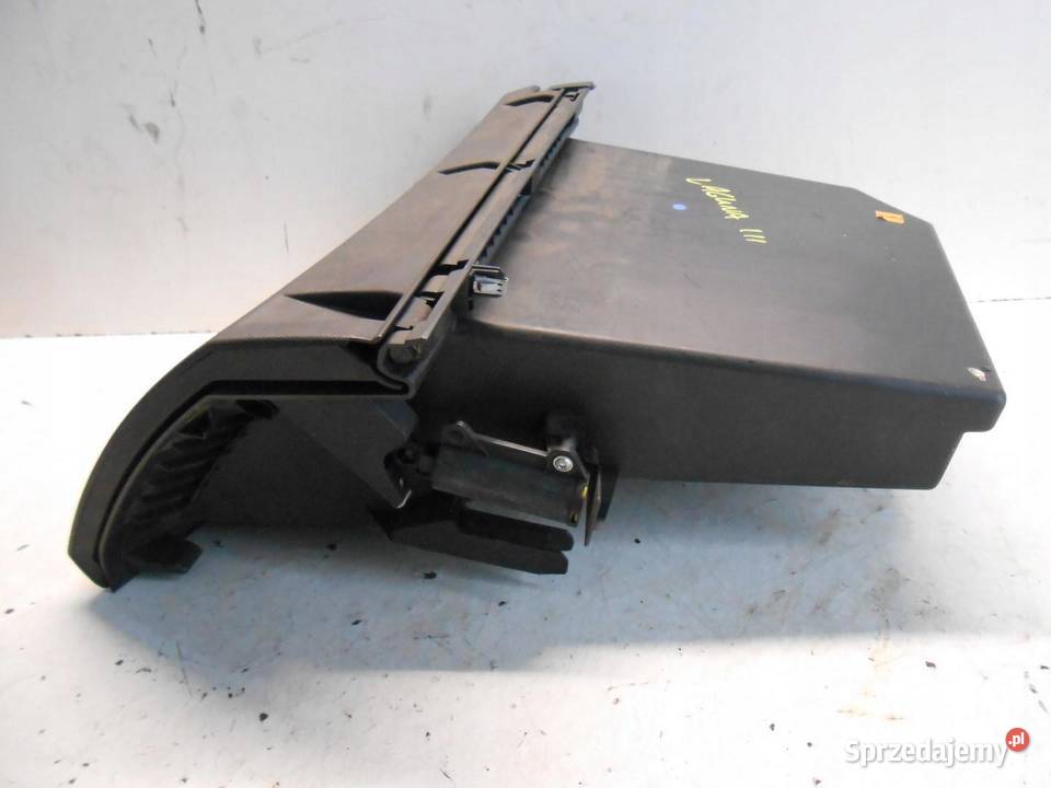 SCHOWEK RENAULT LAGUNA III osobowe