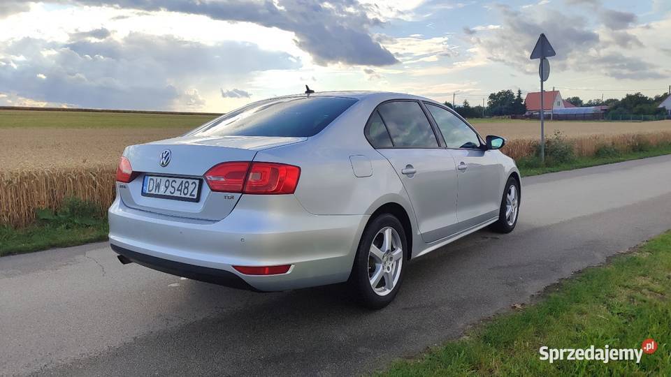 Piękna Srebrna VW Jetta 16 TDI 105 212 4/5 Strzelin