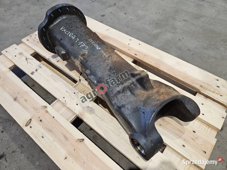 Obudowa mostu przedniego LH Valtra T173 T171 Byków
