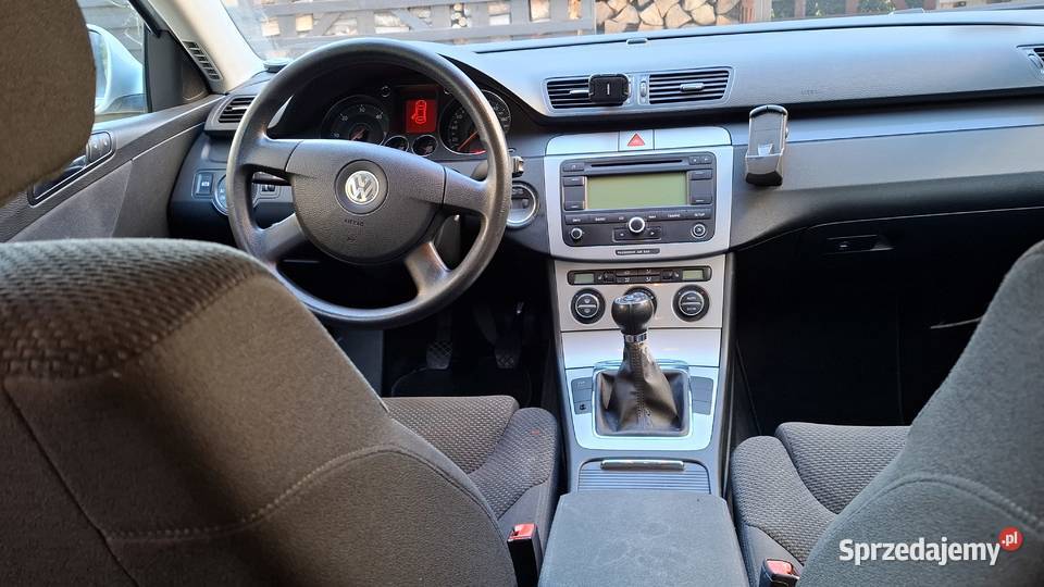 Sprzedam VW Passat B6 2006 19 TDI światła przeciwmgielne