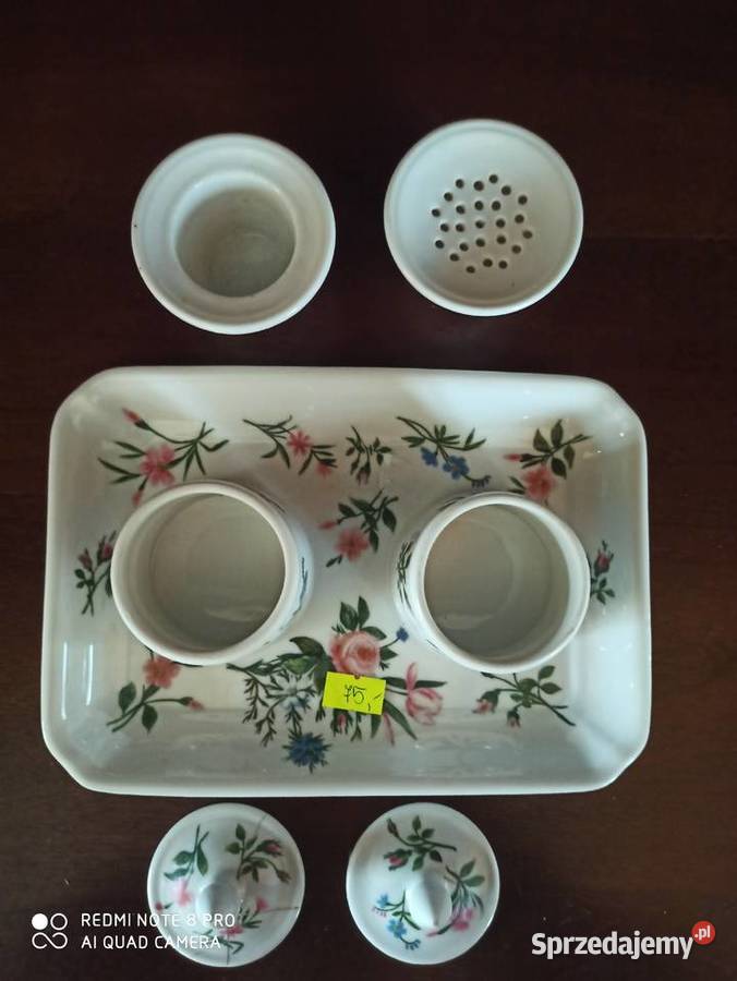 Biała porcelana przyprawnik Z chabrami i różami pomorskie Gdańsk