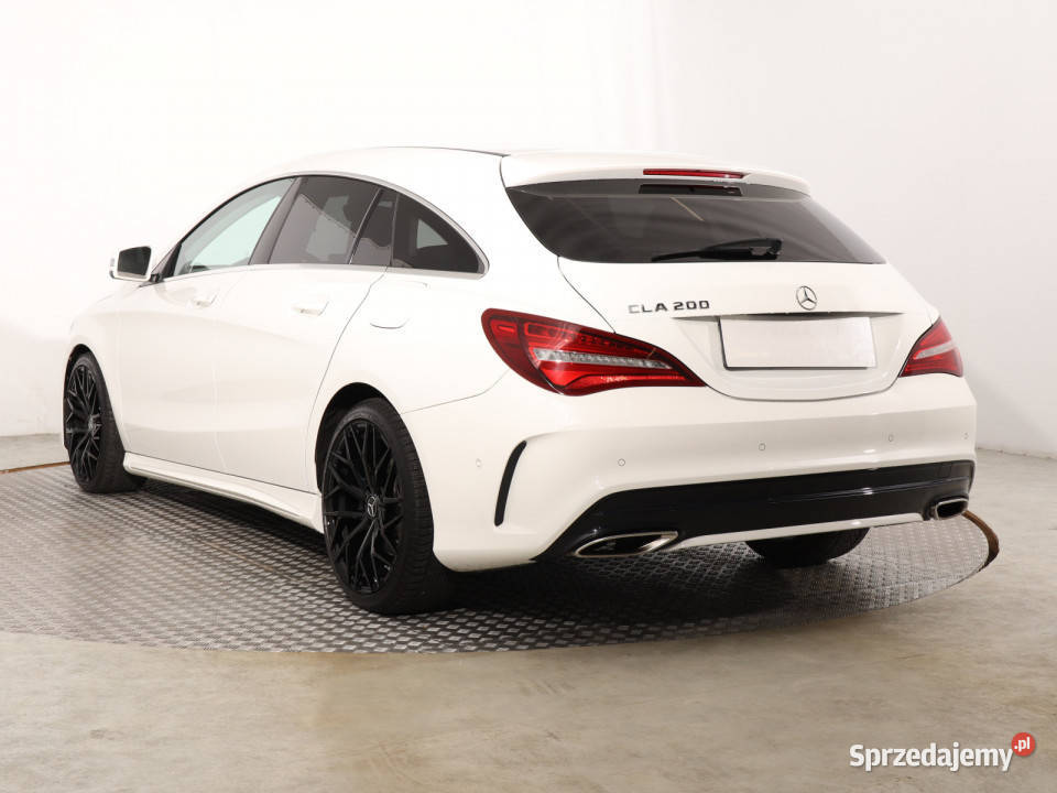 Mercedes CLA 200 biały