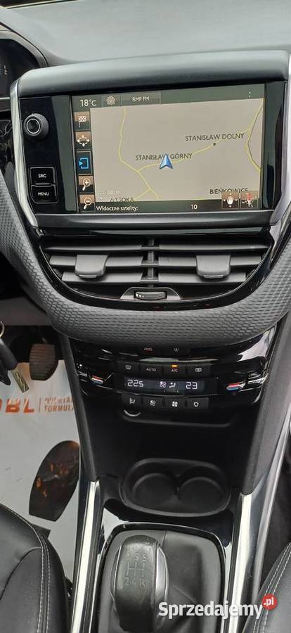 Peugeot 2008 16 VTI 120panorama2 x pdc 140000km