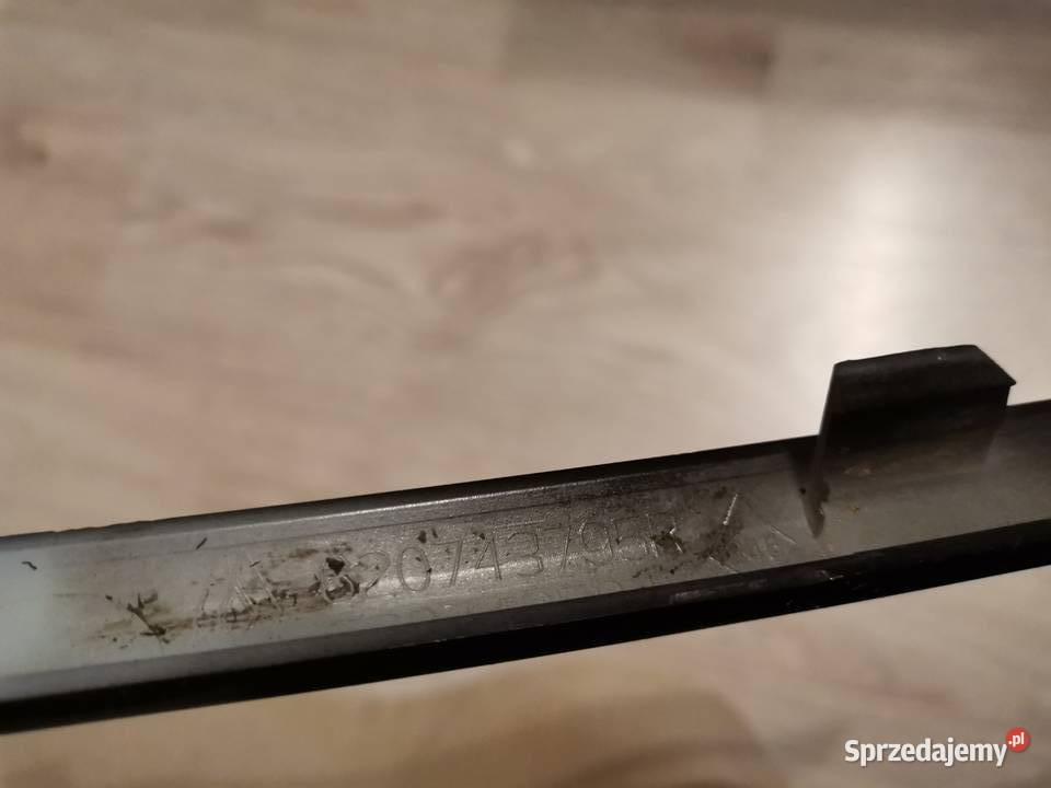 RENAULT CLIO IV PRAWA LISTWA GRILLA 620743795R Karoseria