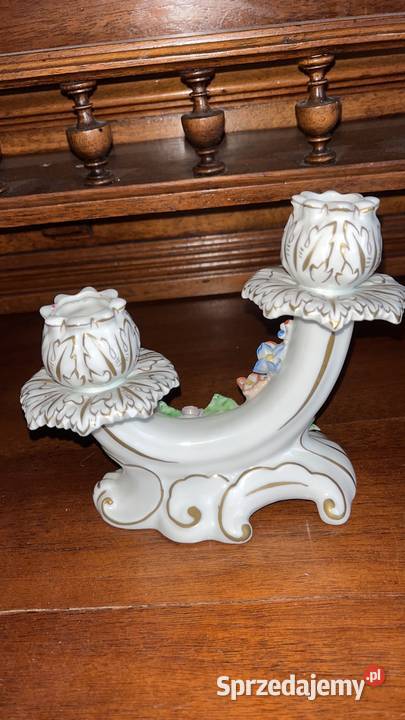 Świecznik z kwiatkami Sygnowany Może ktoś zna tę Porcelana i szkło Gdańsk sprzedam
