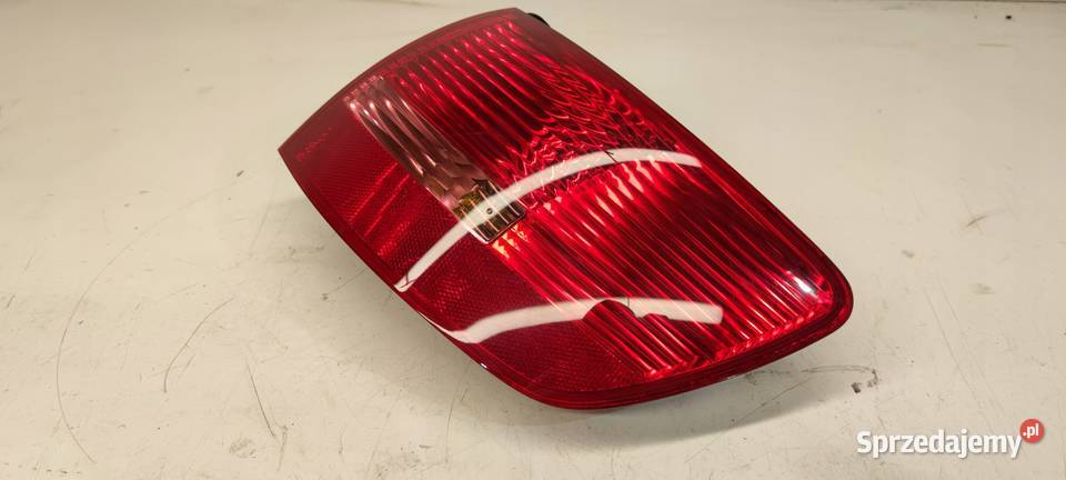 LAMPA PRAWY TYŁ W BŁOTNIK AUDI A6 C6 4F9945096 Przystajń sprzedam