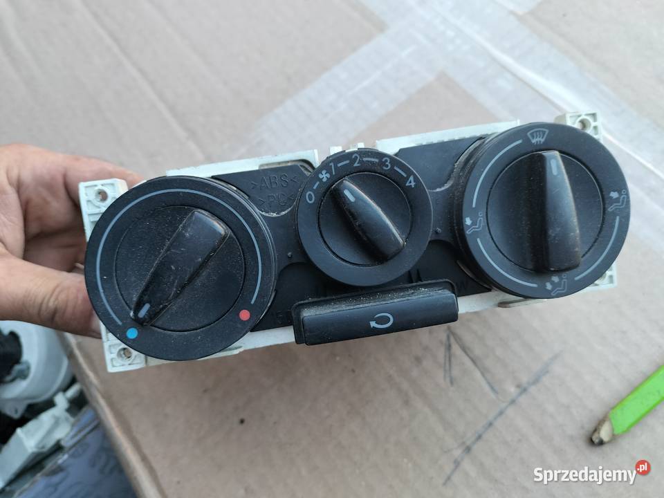 Panel nawiewu klimatyzacji 1J0819045F VW Polo 6N Motoryzacja Kamień-Kolonia