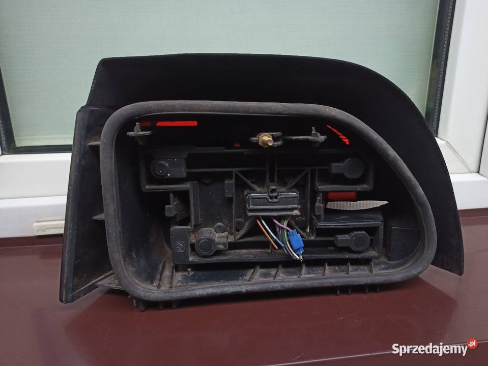 Renault Clio 1 I LIFT FL lampa tył tylna prawa osobowe Lampy tylne Sieradz