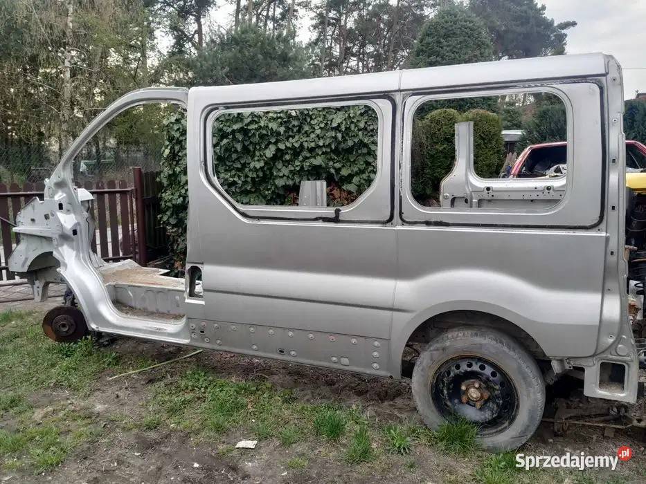 Sprzedam części karoserii Renault Trafic Rok produkcji 2009 Błotniki Boronów