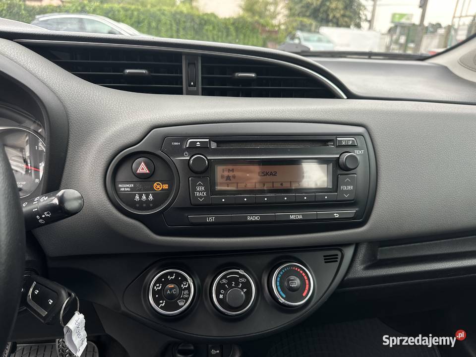 Toyota Yaris 13 benz6 biegówKlimaSalon IWL serwisowany w ASO Warszawa