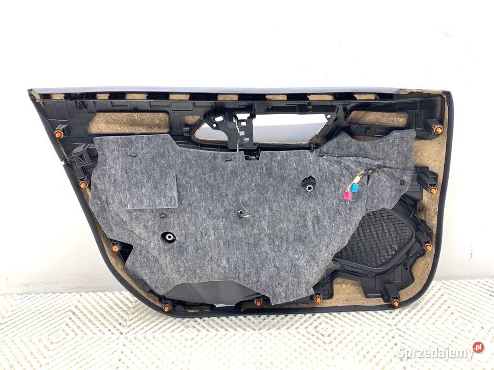 BOCZEK DRZWI PRAWY PRZÓD MERCEDES W176 Hatchback osobowe sprzedam