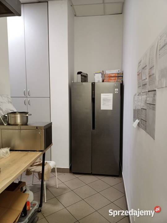 Odstępie całkowicie wyposażona restauracje sushi