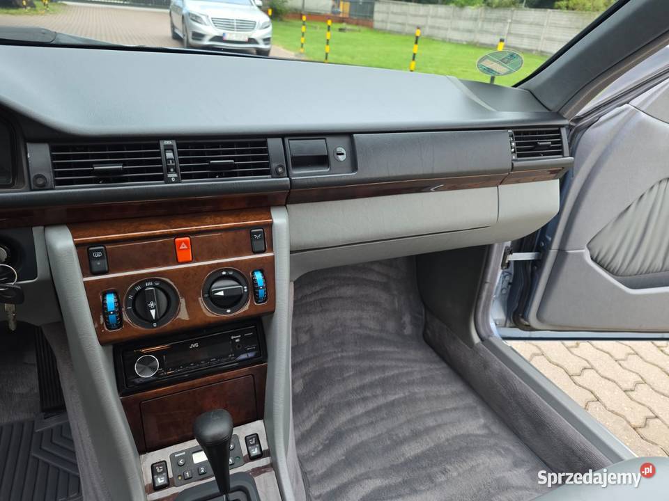 MERCEDESBENZ C124 COUP 230 CE 132 1992 Automat Zgierz