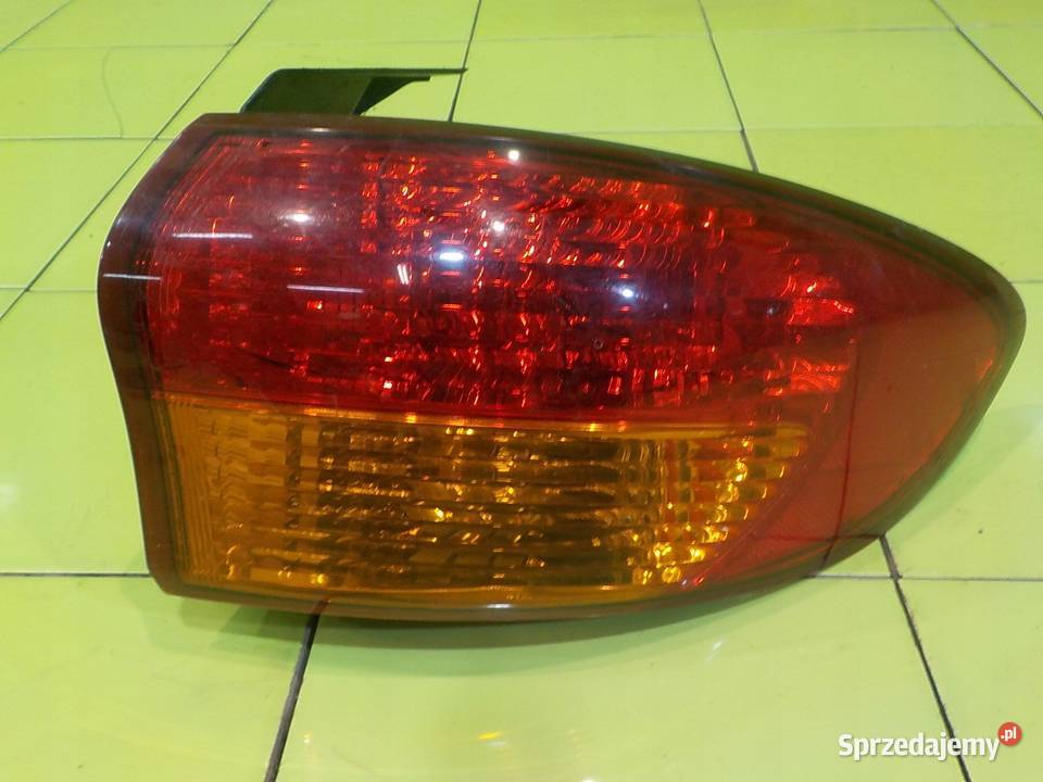 SUBARU B9 TRIBECA 30 B 06r 5D lampa prawa tyl osobowe
