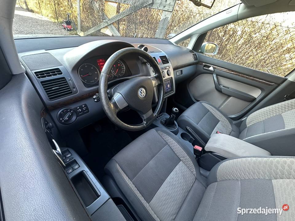 Volkswagen Touran Cross 19 TDI 105 2008 r 7 małopolskie