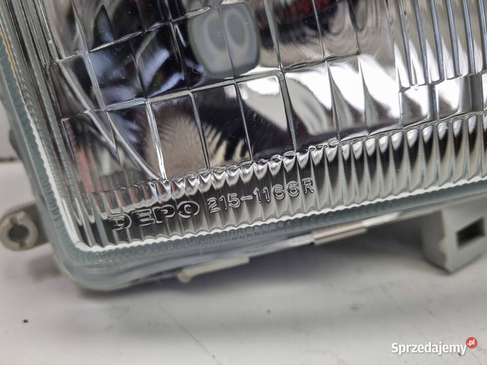 LAMPA PRAWA Nissan Serena 9298r PRZEDNIA PRAWY Rudka sprzedam