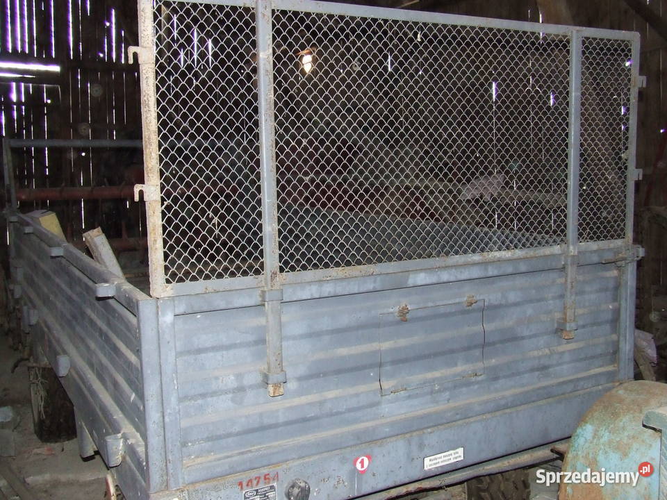 Rozrzutnik obornika dwuosiowy 4t Czarna nieuszkodzony Rudnik