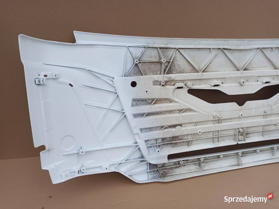 MAN TGX E6 EURO 6 MASKA GRILL ATRAPA 81611106095 części blacharskie lubuskie Bieleń
