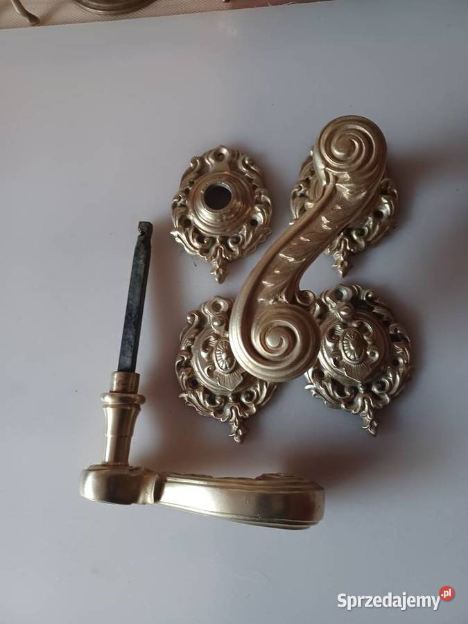 Duże klamki mosiężne