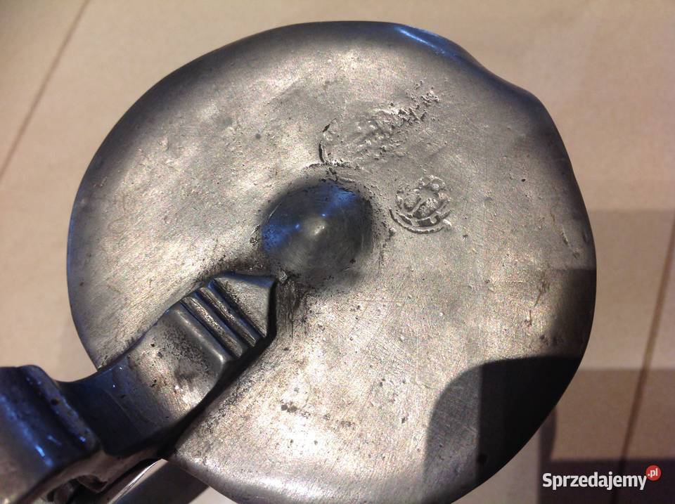 Stary Kufel cynowy z klapką Sygnowany Nowa Sól