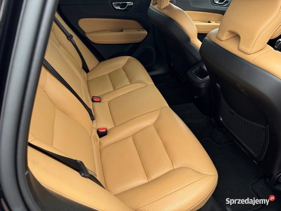 Volvo XC60 20d D3 150 2019r elegancki z 115000km Gnojnik