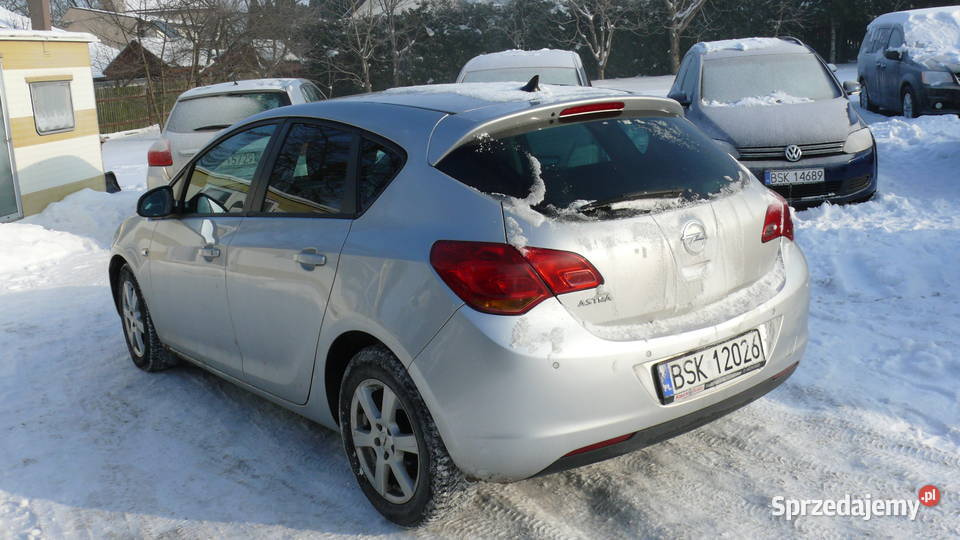 OPEL ASTRA J 16 benzyna 2011r sprzedam