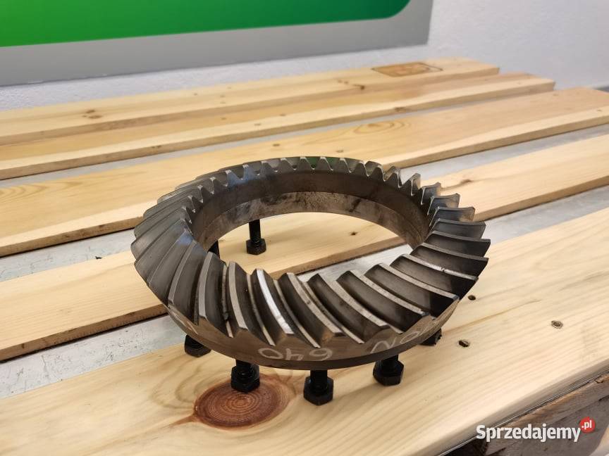 Wałek ataku Koło talerzowe 13X32 Claas Arion