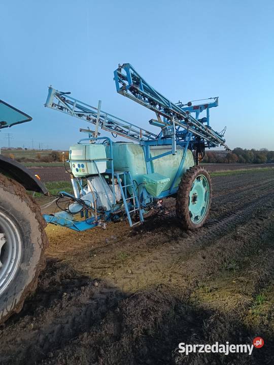 Opryskiwacz ciągany