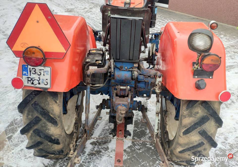 Ursus C335 wersja exportowa Ciągniki Dodów
