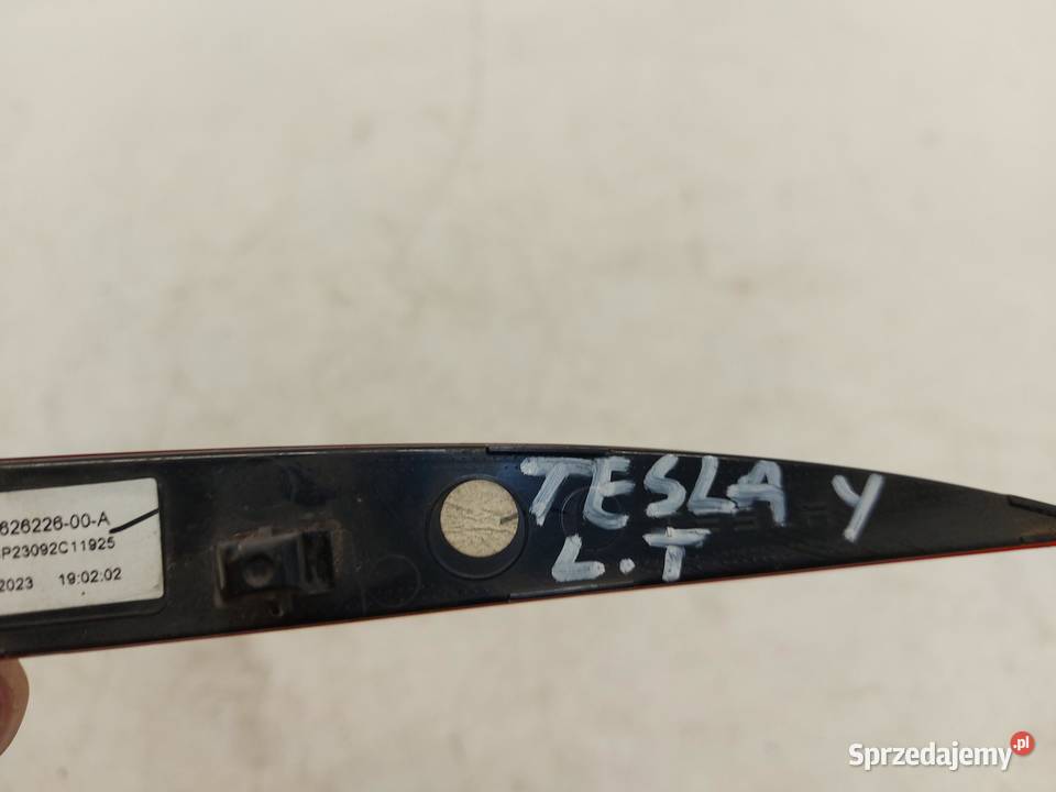TESLA MODEL Y 2023r Odblask zderzaka tył lewy osobowe dolnośląskie