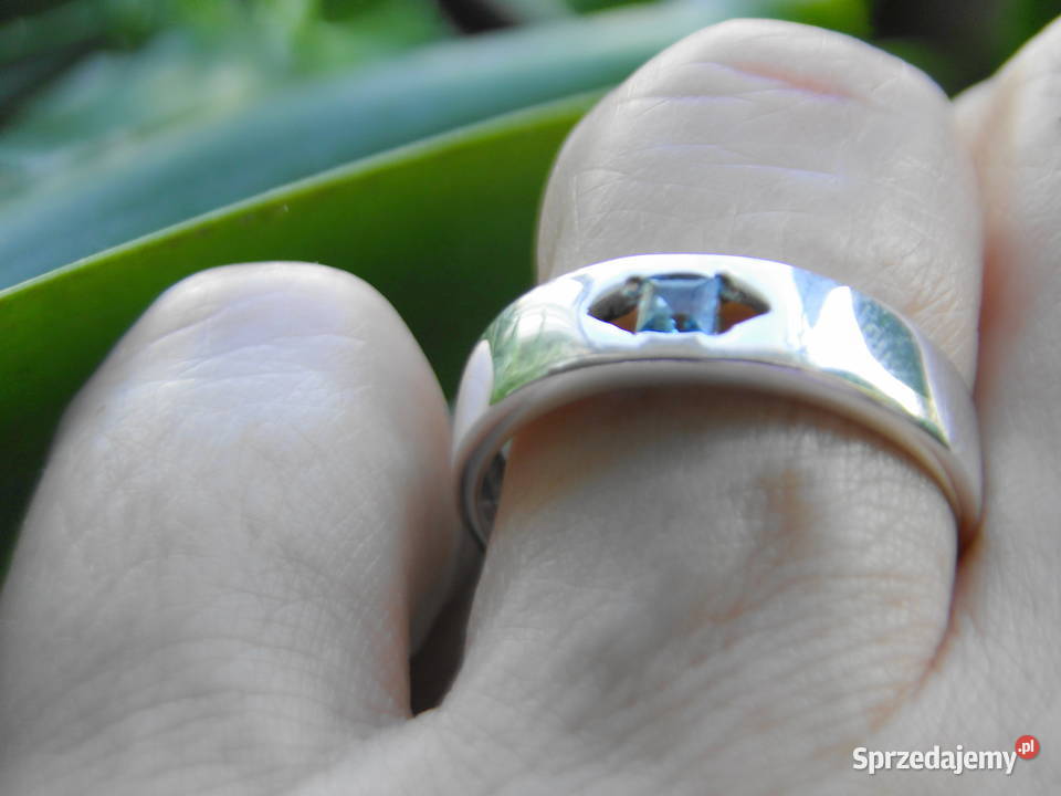 Śliczny pierścionek srebro i błękitna cyrkonia srebro mazowieckie Warszawa