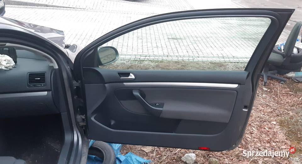 VW GOLF V 16 SR USZKODZONY Żarów