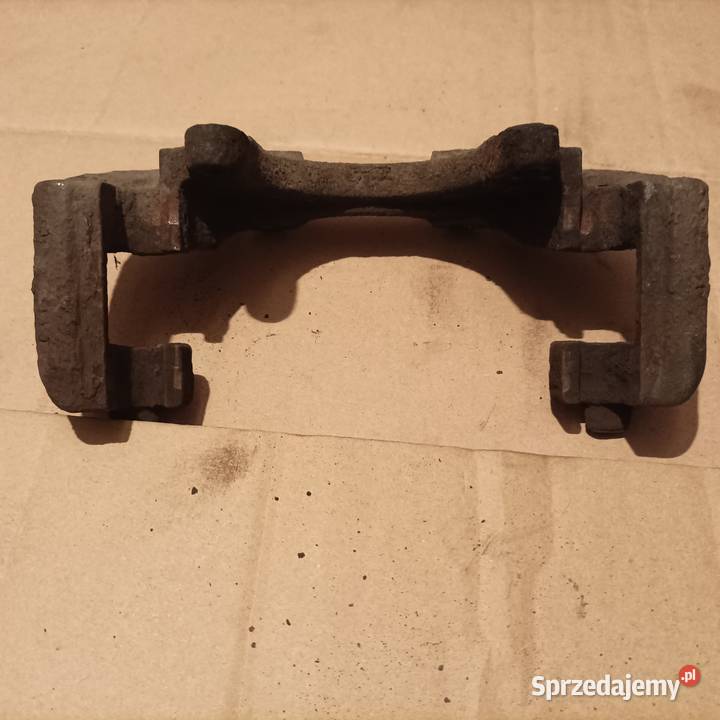 Opel Vectra B zacisk hamulcowy przód jarzmo Układ hamulcowy Skoczów