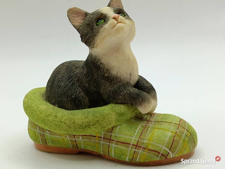 Figurka Leonardo kot w zielonym bucie Zamość