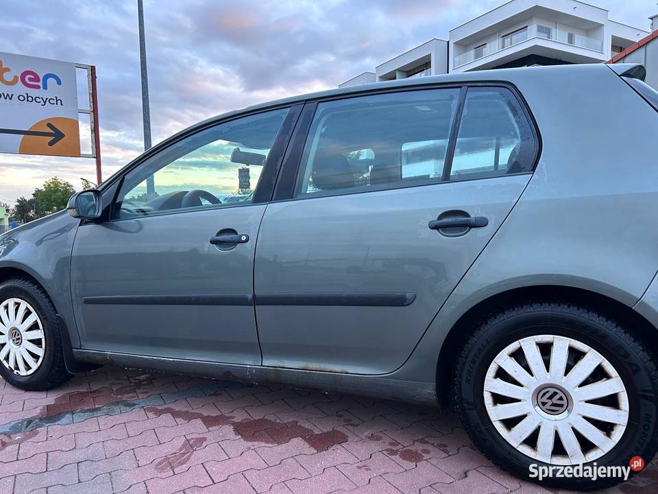 Golf V 19 TDI długie opłaty sprawny 2900 sprzedam