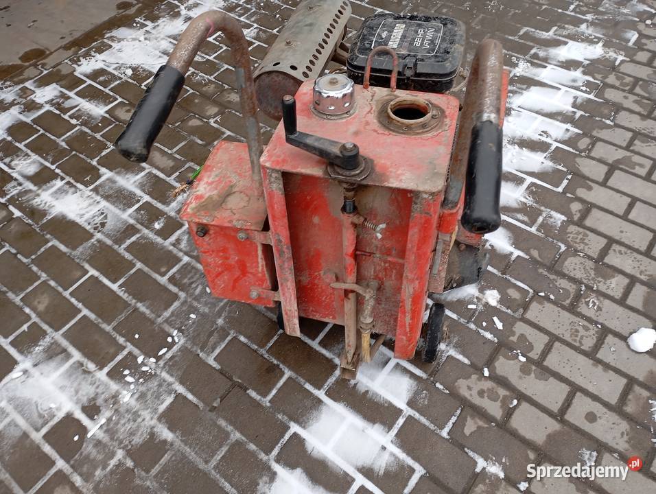Przecinarka spalinowa do betonu samojezdna