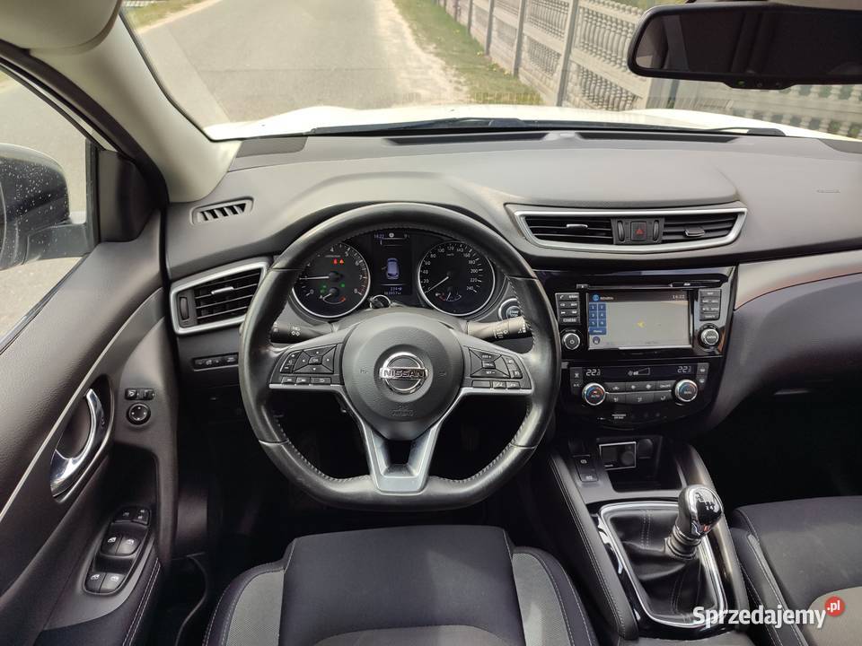 Nissan Qashqai II 16 DIGT Benzyna Mega Perła Turek