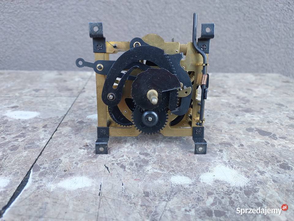 M100 Mechanizm starego zegara kukułki Regula Tczew