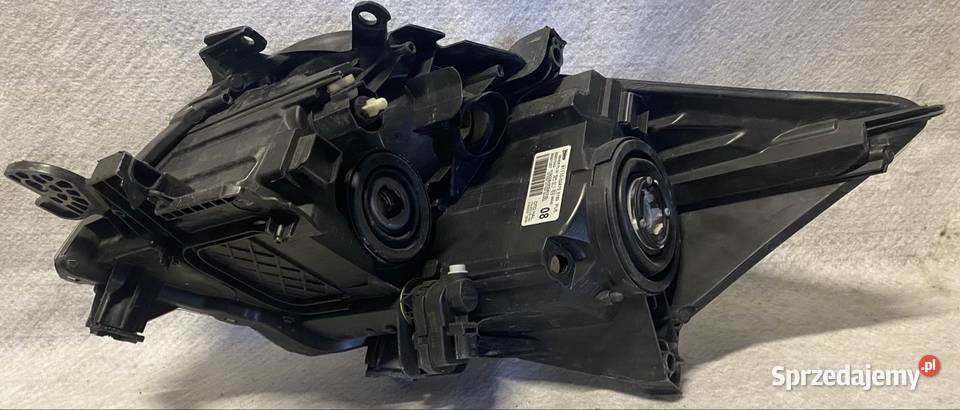 Lampa reflektor prawy przód Toyota Auris I śląskie Jasienica