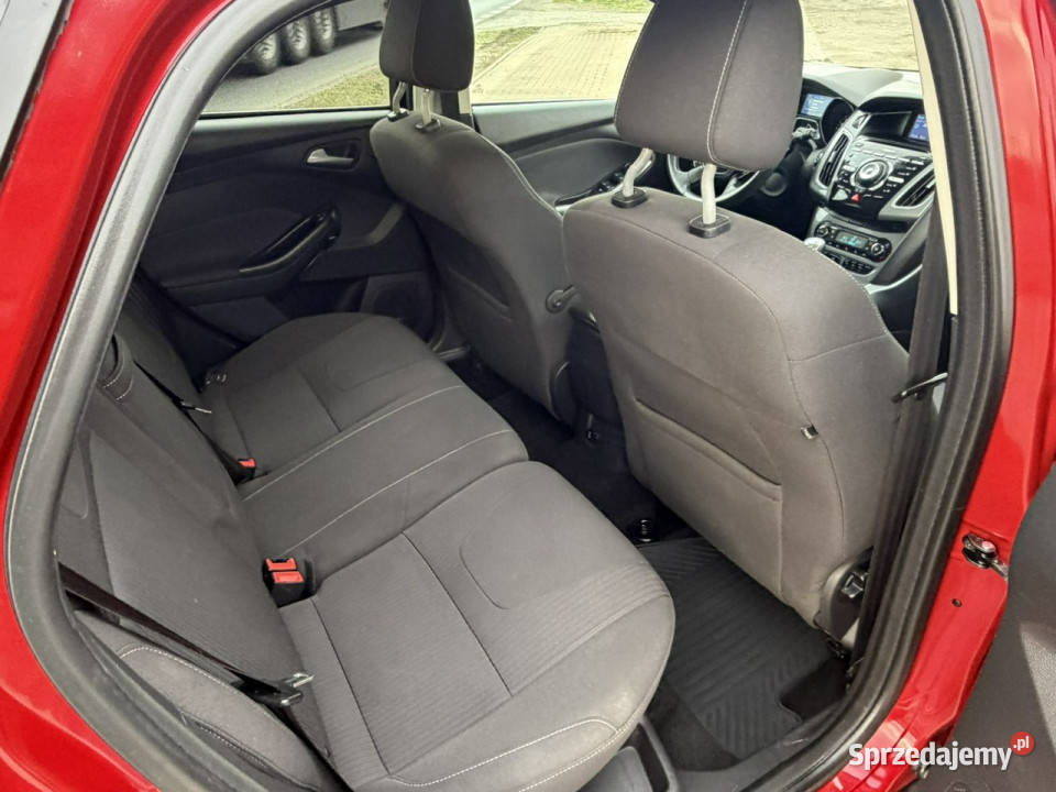 Ford Focus Titanium 16i 150 Manual Full Opłacony nieuszkodzony Zwoleń