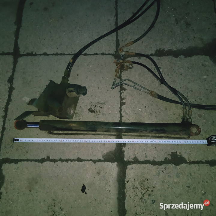 Sprzedam siłownik podnoszenia kabiny z pompką Mielec