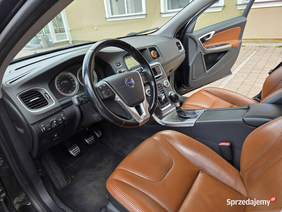 Volvo V60 Skóry Navi Bezwypadek Serwis Ocean wielofunkcyjna kierownica Zagnańsk sprzedam