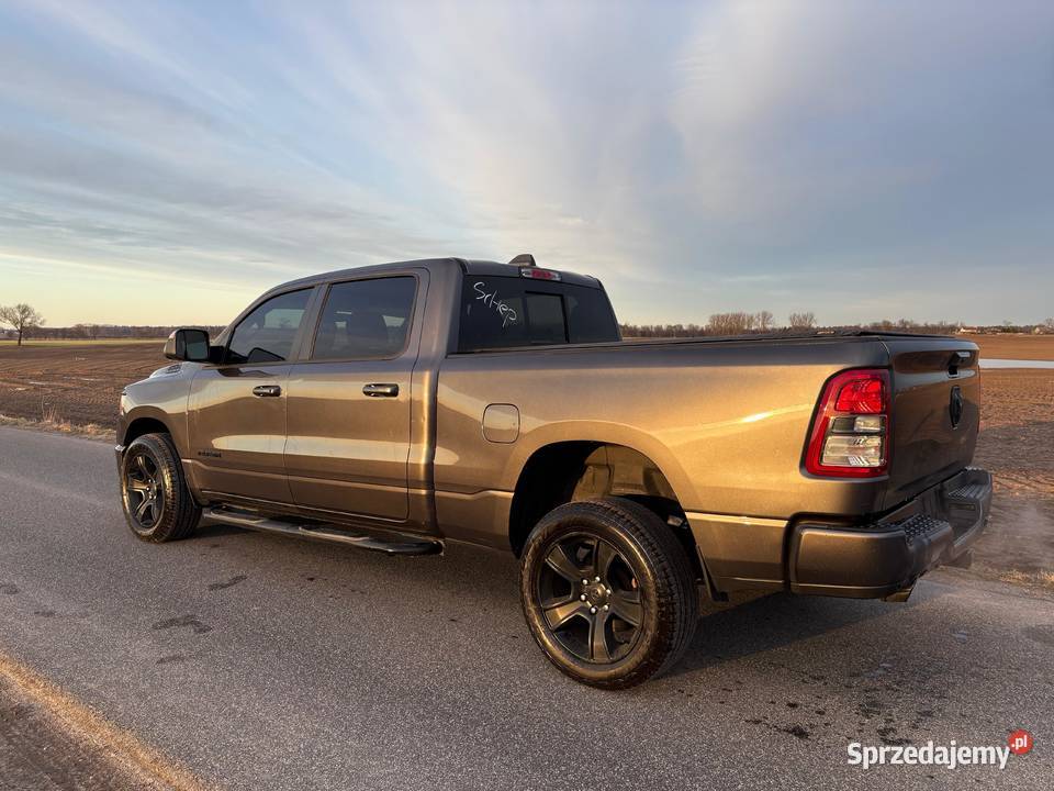RAM 1500 57 HEMI V8 4x4 2021r Big Horn 116000km Ślesin