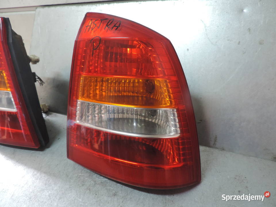 LAMPA TYŁ PRAWA OPEL ASTRA II G 2 SEDAN małopolskie Nowy Sącz