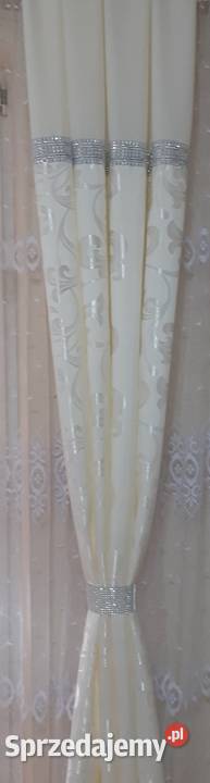 Zasłony kremowe z błyszczącym wzorem Wystrój okien Mława