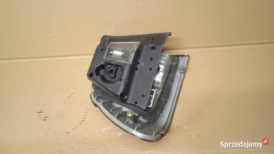 BMW E46 FL SEDAN LAMPA TYŁ PRAWA EU