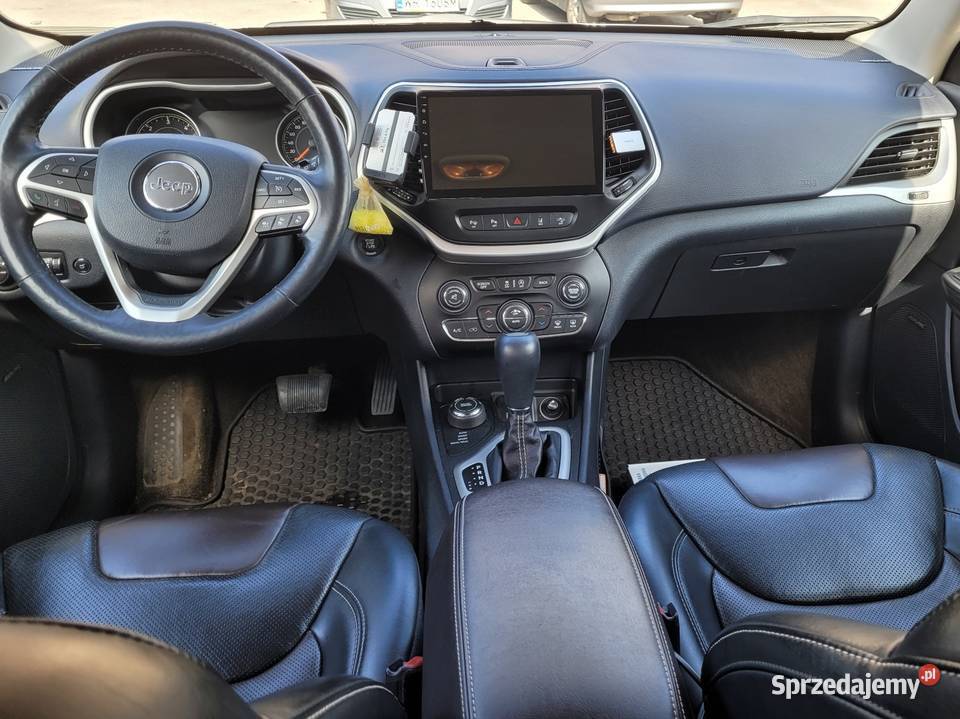 Bezwypadkowy Jeep Cherokee salon niski przebieg isofix Radom