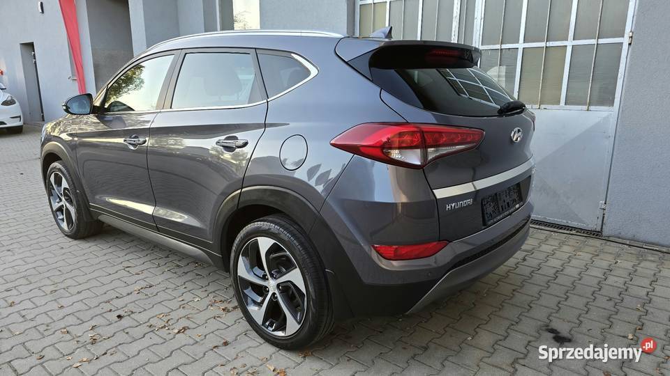 Hyundai Tucson 20 CRDI Comfort 4WD uszkodzony opolskie Nowy Świętów