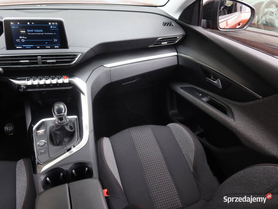 Peugeot 5008 PureTech 130 asystent pasa ruchu